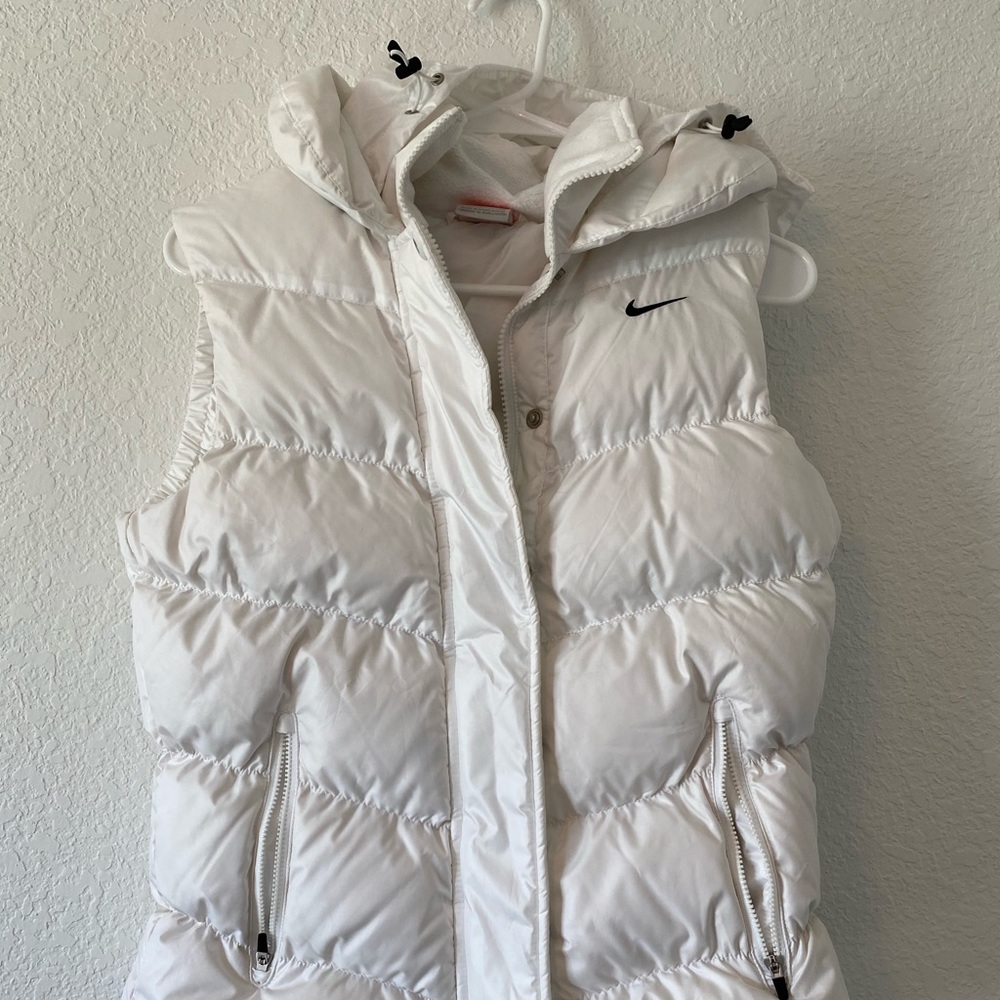 Nike White Puffer Vest Jacket
